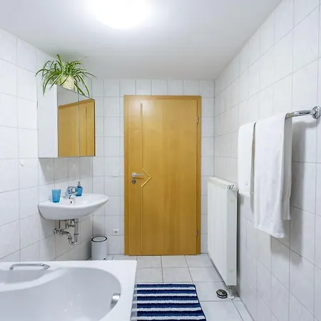 Gastezimmer 20 Min. Zur Messe & Stadtzentrum Apartment *