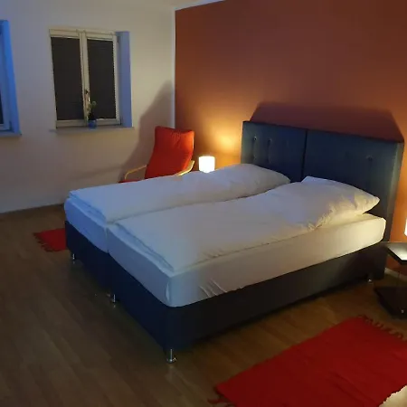 White Pearl 2 Hostel *