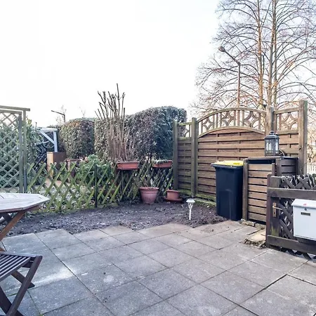 Cruwzo I With Balcony, Garden And Terrace Semesterbostad *