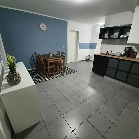 Hostel White Pearl 2 *