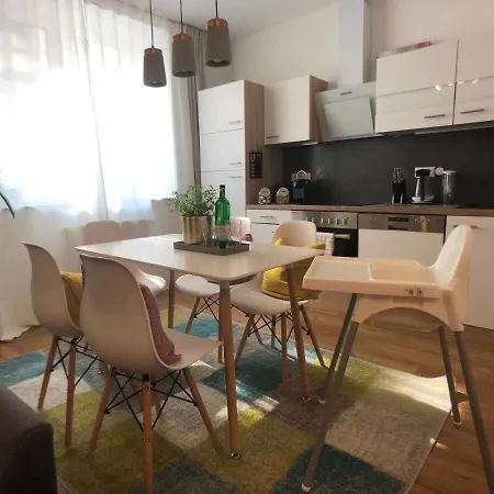 Am 24h Self-check-in, Free Parking, U-bahn 350m, Netflix Apartment