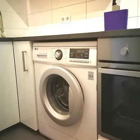 Apartment Central-apt At Lake, Citycenter 5min, Fair 18min!!!