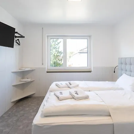 Staystay I 24 Check-in Gasthof