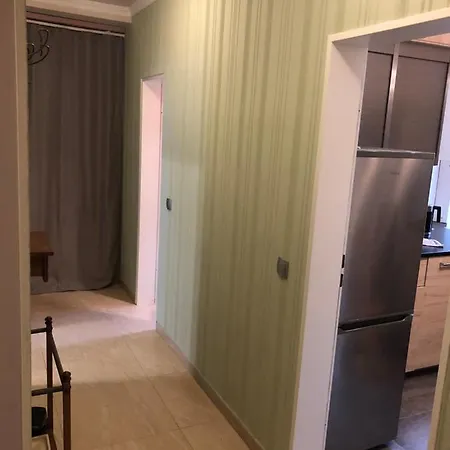 3 Mobiliert Nahe Zentrum/3 Furnished Near Center *