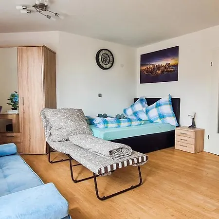 Ruhige Im . Private Parkplatz ,balkon ,netflix * Nürnberg