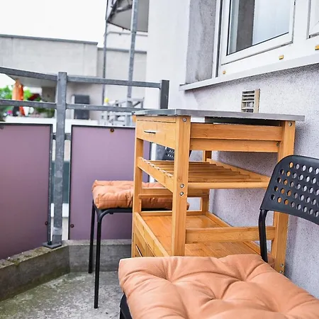 Ruhige Im . Private Parkplatz ,balkon ,netflix Apartment