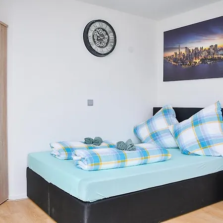 Apartment Ruhige Im . Private Parkplatz ,balkon ,netflix