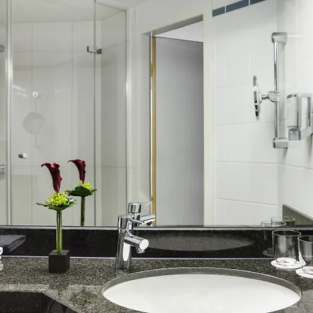 Ξενοδοχείο Intercityhotel 3*
