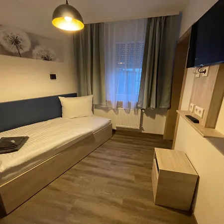 Hotel Hbf 3*