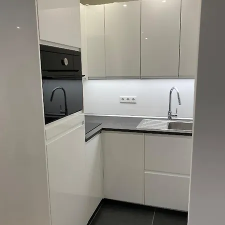 Appartement Lovely Close To The Heart Of *