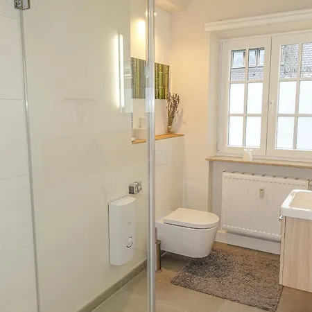 Apartment Luxomes: Design - Near Airport