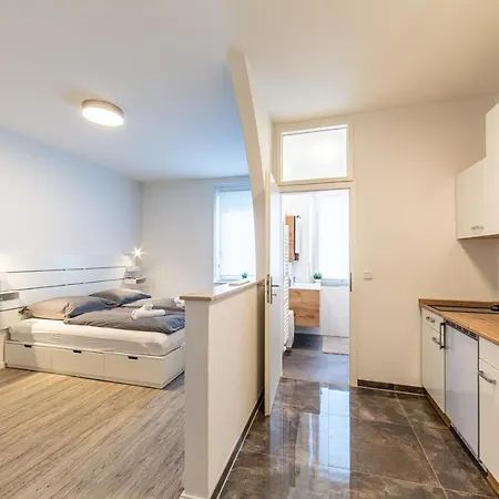 Renoviert Und Modern Appartement *