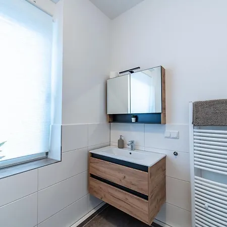 Renoviert Und Modern Appartement *