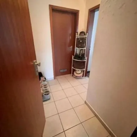 Apartment Complete Peacefully Situated Near The Airport *