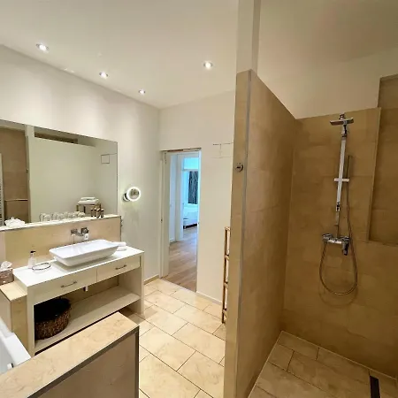 מלון דירות 120qm Deluxe Christina Im Stil Design Vosteen Naehe Der Kaiserburg