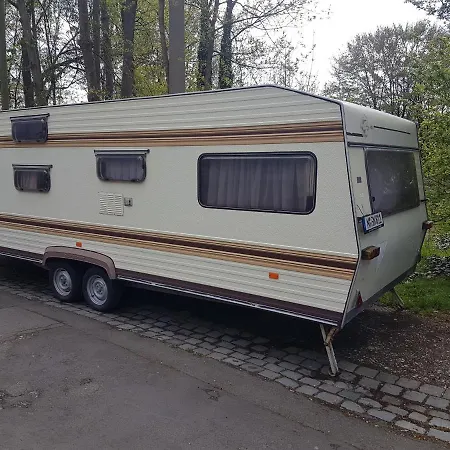 Retro Unterkunft! Gunstig Ubernachten Im Wohnwagen Am Wiesengrund. Only Public Toilets Available! Campsite *