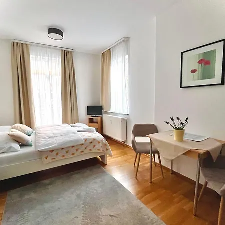 Tokus Apartman *