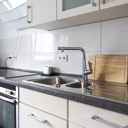 By Staystay I 24 Check-in Guest house Nuremberg