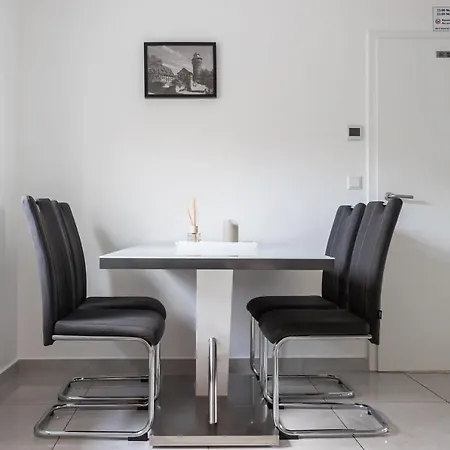 By Staystay I 24 Check-in Guest house Nuremberg