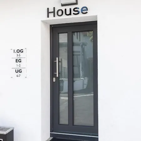 By Staystay I 24 Check-in Guest house *