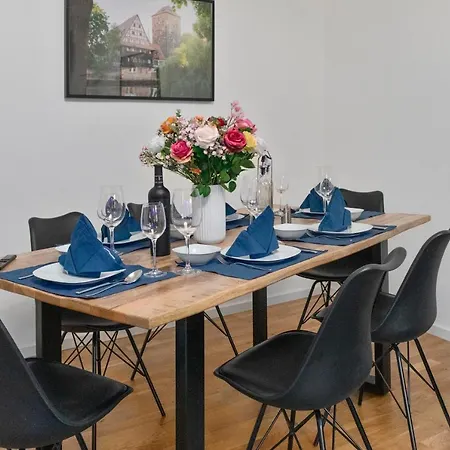 Altstadt - Exklusive 3-zi-wohnung Mit 90 Qm Und Grossem Balkon Daire Nürnberg