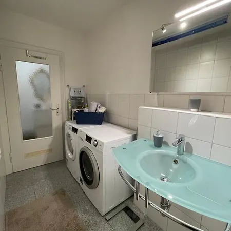 Vintage Old Town Apartment *