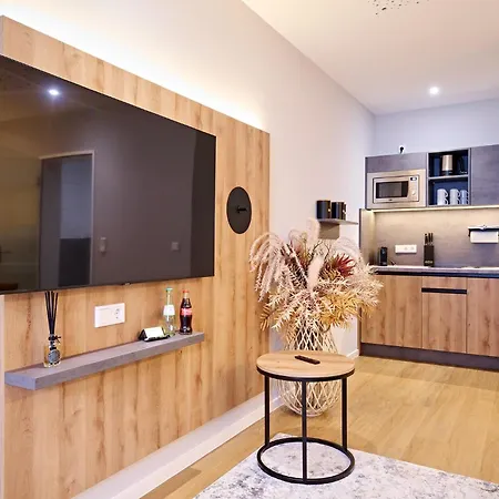 Xzllenz Traum Studio-apartment, Frei-parken, U-bahn, Kueche Apartman *