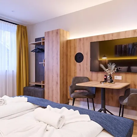 Xzllenz Traum Studio-apartment, Frei-parken, U-bahn, Kueche * Nürnberg