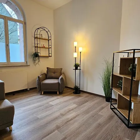 Yfb-170m2 Fuer Bis Zu 15, Modern, 1min Zu Ubahn, Ruhige Lage, Parkplaetze, Wifi, Netflix, Kindergerecht Apartment Nürnberg