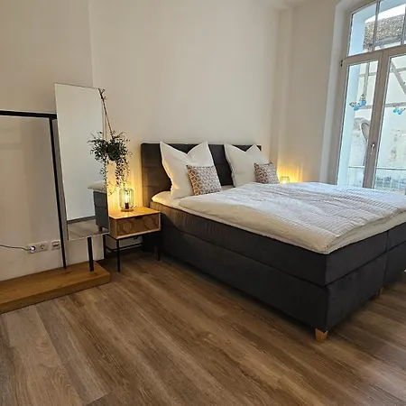 Apartment Yfb-170m2 Fuer Bis Zu 15, Modern, 1min Zu Ubahn, Ruhige Lage, Parkplaetze, Wifi, Netflix, Kindergerecht Nürnberg