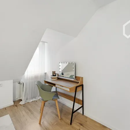 Day Young Life 1 Or 2 Aparts Apartment *