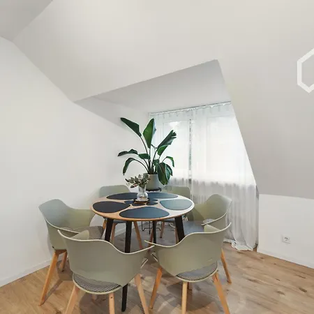 Day Young Life 1 Or 2 Aparts Apartment Nuremberg