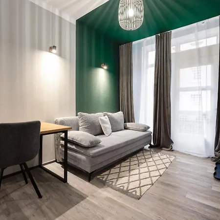 Modern Living - 3-zimmer - Nord, Ruhige Seitenstrasse, Fusslaeufig Strassenbahn Apartment