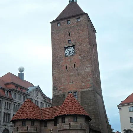 Daire Altstadt - Exklusive 3-zi-wohnung Mit 90 Qm Und Grossem Balkon Nürnberg