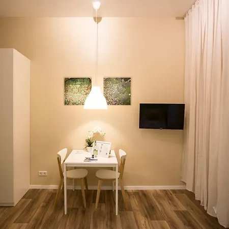 Guest house Koehn51, Zentral Gelegene, Stilvoll Eingerichtete Mit Eigener Teekueche Nuremberg