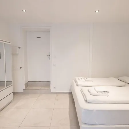 By Staystay I 24 Check-in Guest house