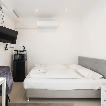 Guest house By Staystay I 24 Check-in *