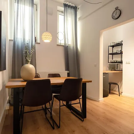 Souterrain-studio - Naehe Burg Und Hauptmarkt - Parken Apartment *