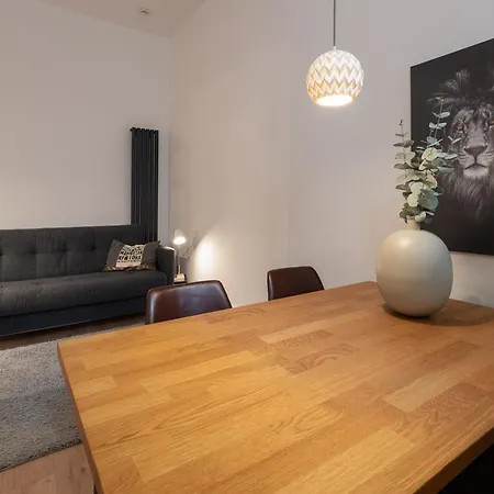 Souterrain-studio - Naehe Burg Und Hauptmarkt - Parken Apartment *