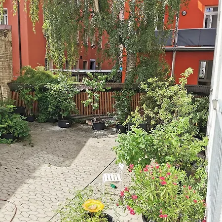 Apartment Homestay Nuernberg *