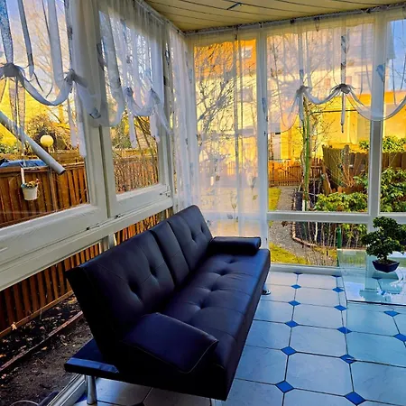 Villa B&r In Der Naehe Des Flughafens