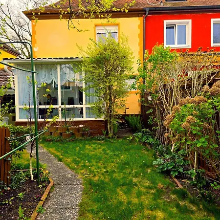 Villa B&r In Der Naehe Des Flughafens