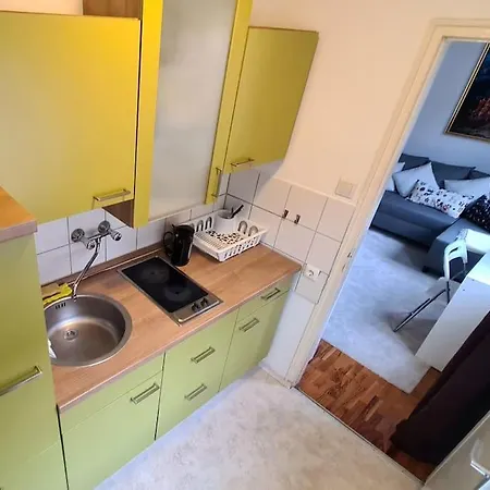 Cozy Right Next To The Castel Appartement *