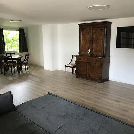 Сasa de vacaciones Ferien- Monteurwohnung In *