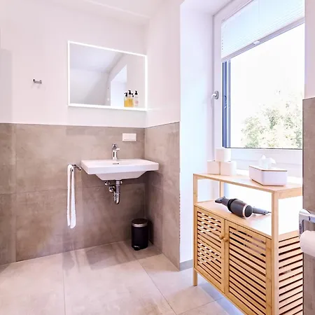 Xzllenz - 4 Schlafzimmer, Zentral, Parken, U-bahn, 2 Baeder, 4 Smart-tv, Optional Einzelbett Casa vacanze *