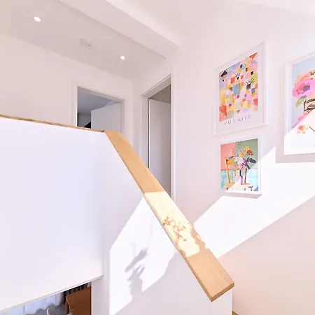 Casa vacanze Xzllenz - 4 Schlafzimmer, Zentral, Parken, U-bahn, 2 Baeder, 4 Smart-tv, Optional Einzelbett Norimberga
