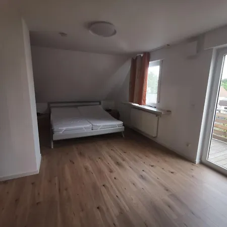 Apartment Grosszuegige 3-zimmer Mit Garage Und Garten