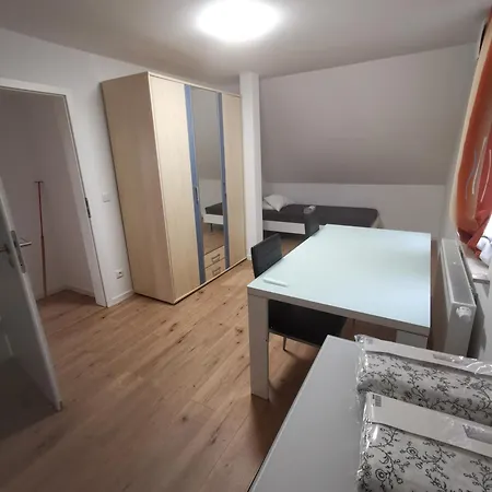 Grosszuegige 3-zimmer Mit Garage Und Garten Apartment Nuremberg