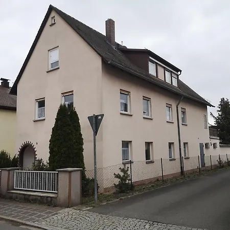 Apartment Grosszuegige 3-zimmer Mit Garage Und Garten *