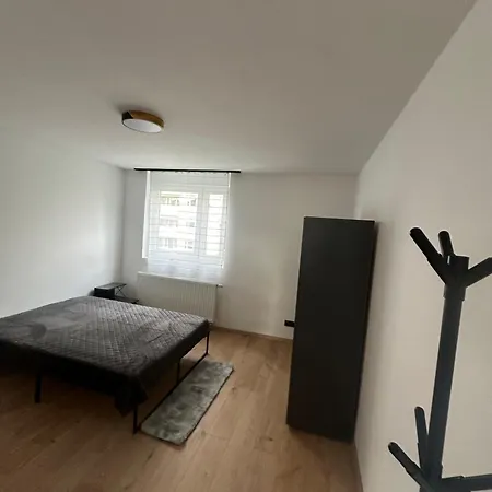 Apartment 3-zimmer Naehe Messe *